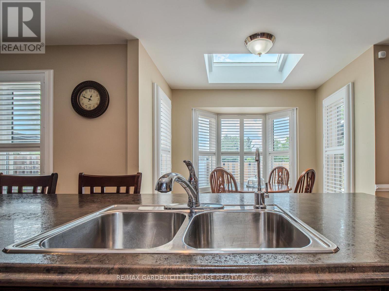 12 FOXHILL CRESCENT - 10