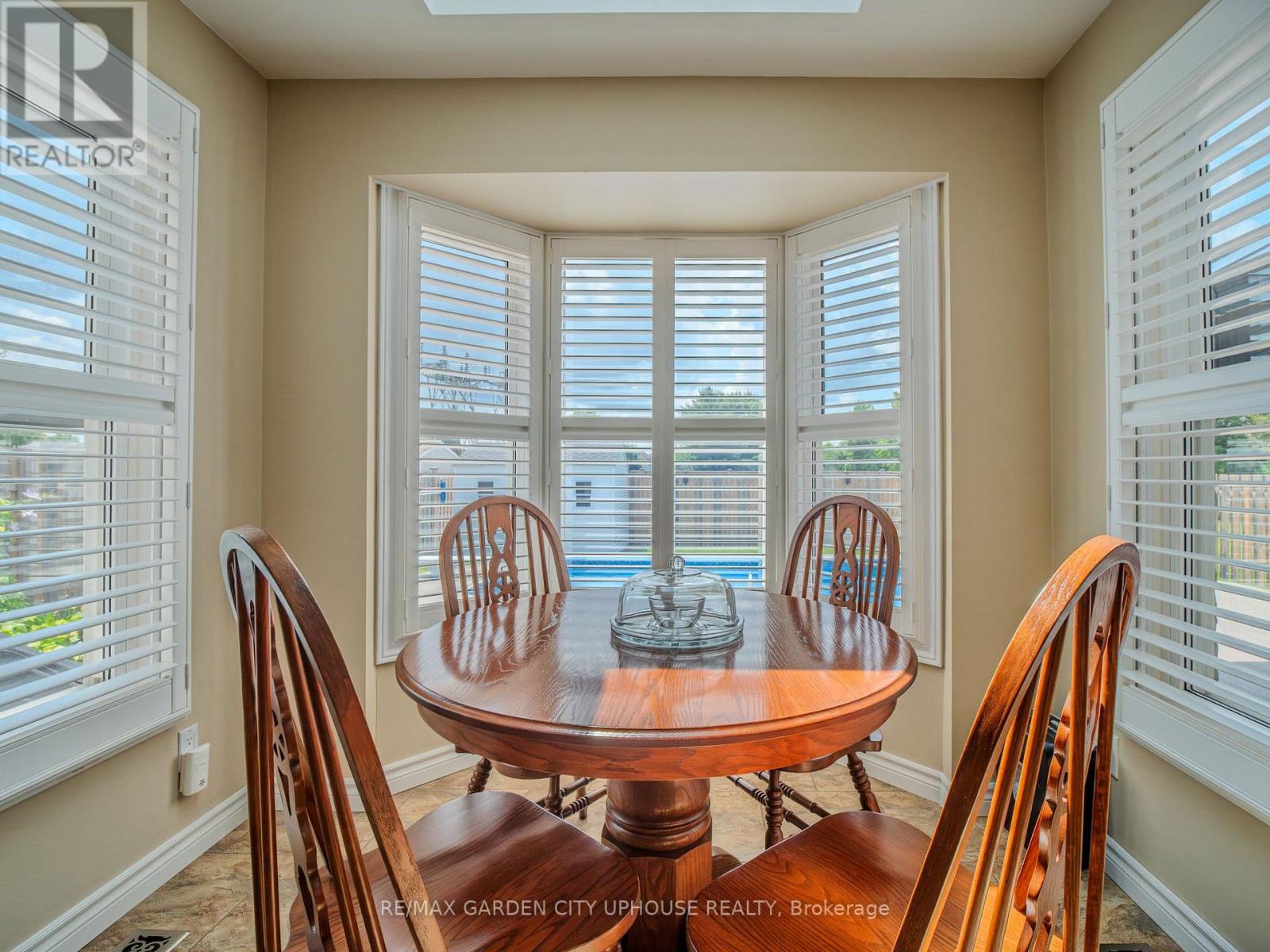 12 FOXHILL CRESCENT - 11