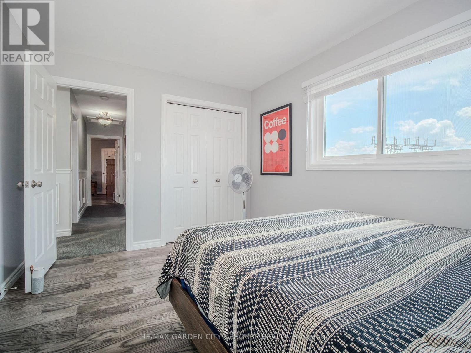 12 FOXHILL CRESCENT - 17