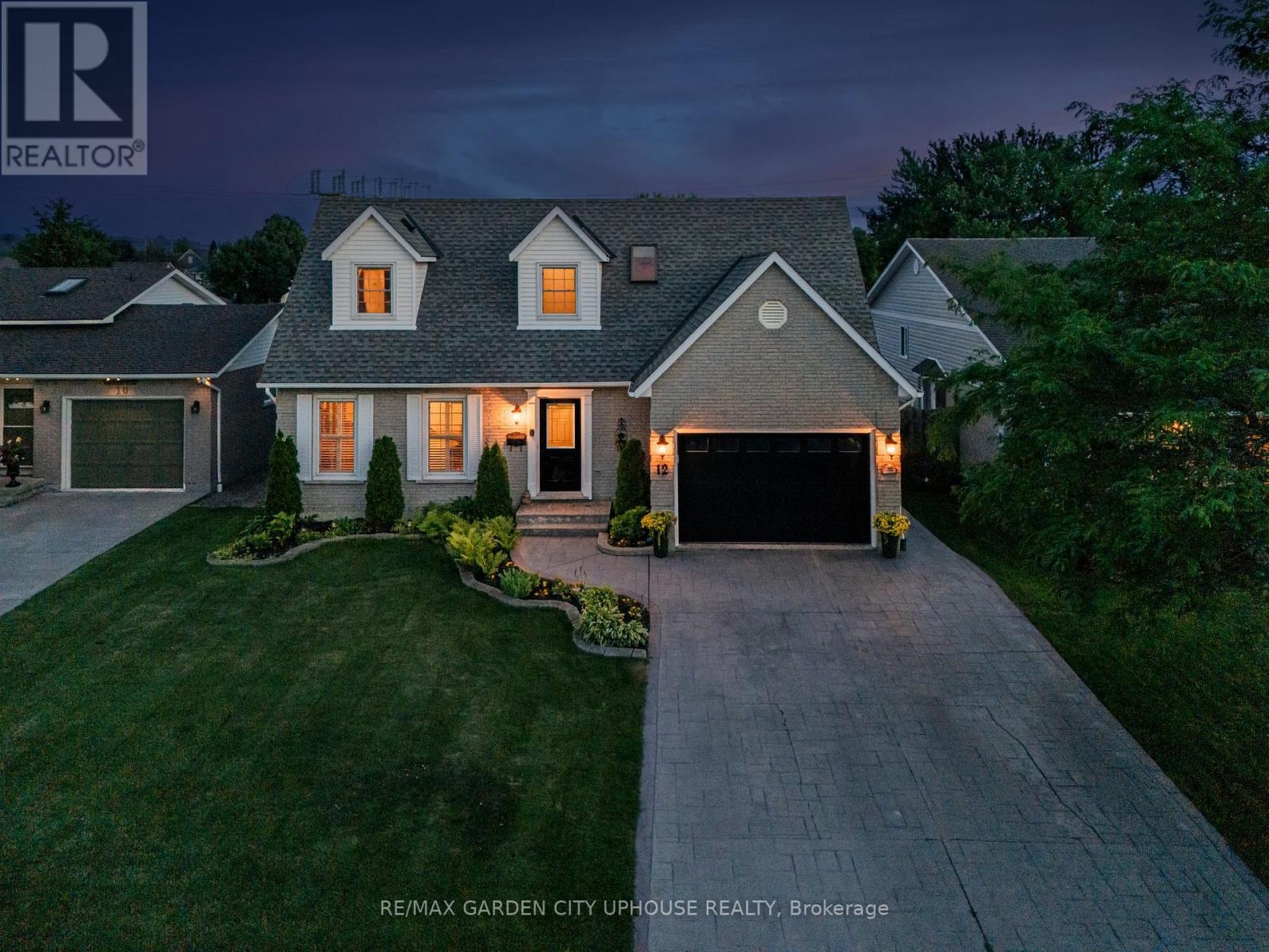 12 FOXHILL CRESCENT - 2
