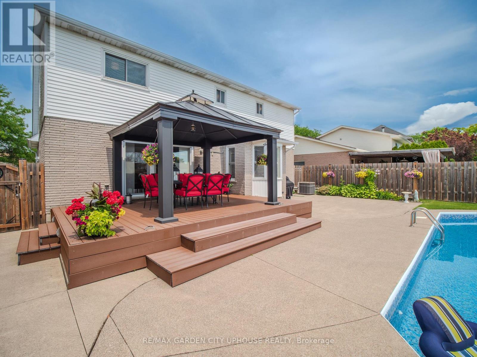 12 FOXHILL CRESCENT - 29