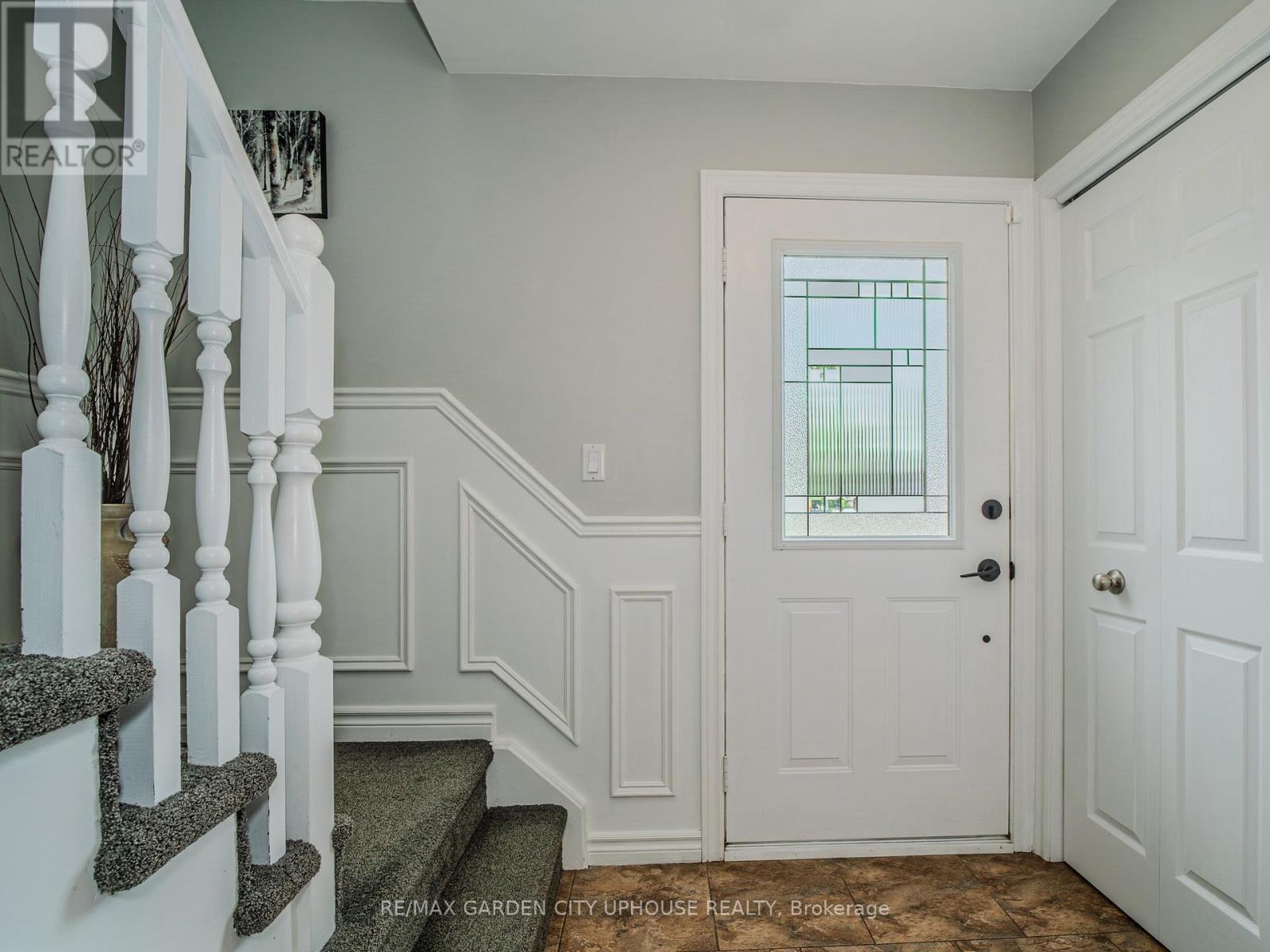 12 FOXHILL CRESCENT - 4
