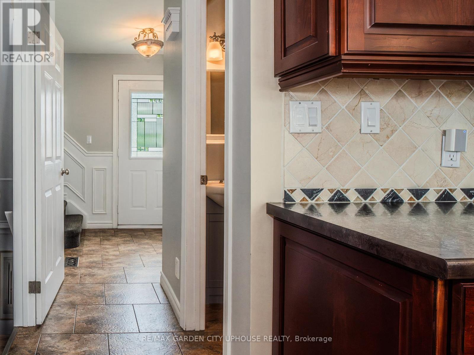 12 FOXHILL CRESCENT - 8