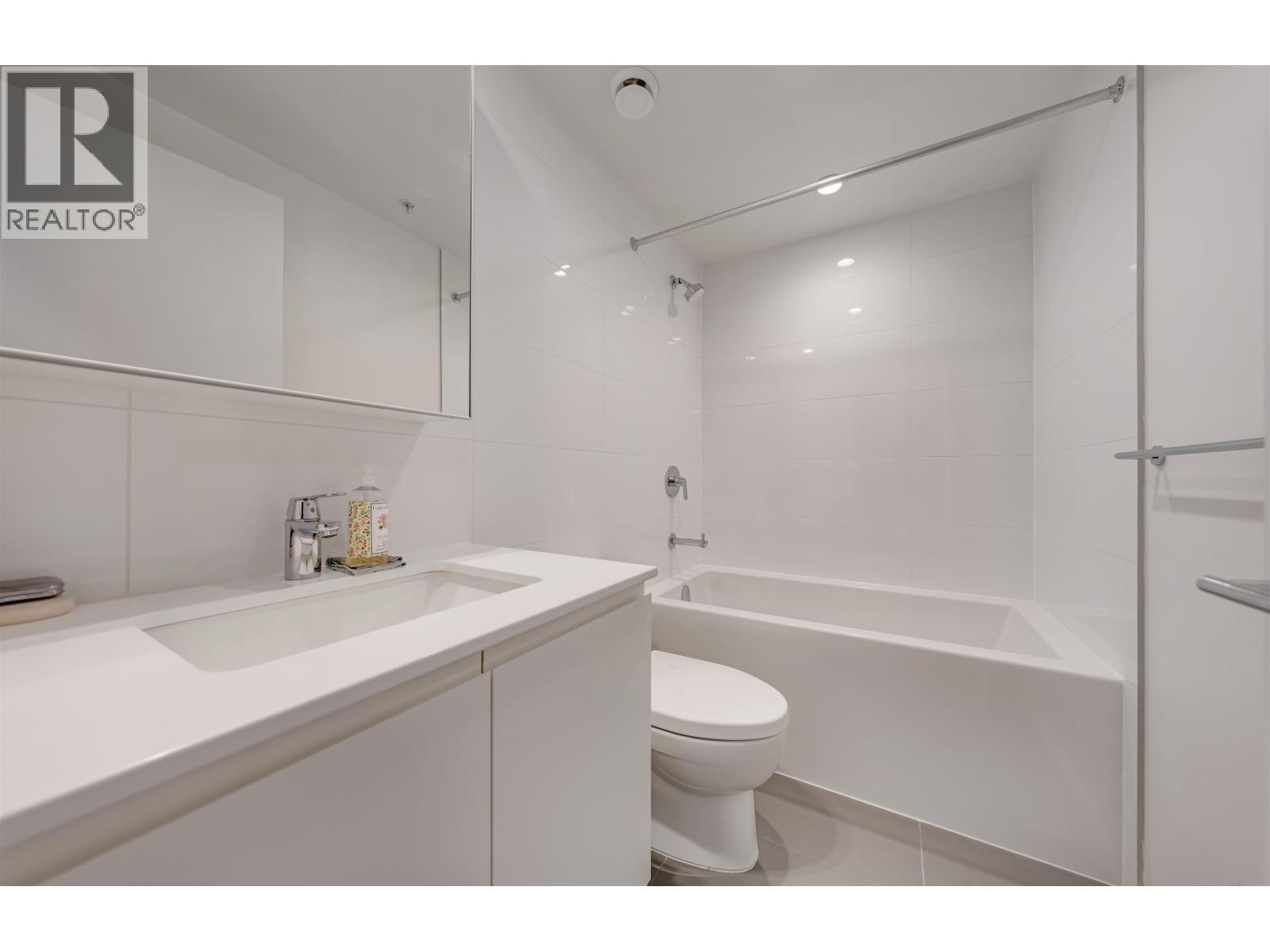 4006 3809 EVERGREEN PLACE, Burnaby