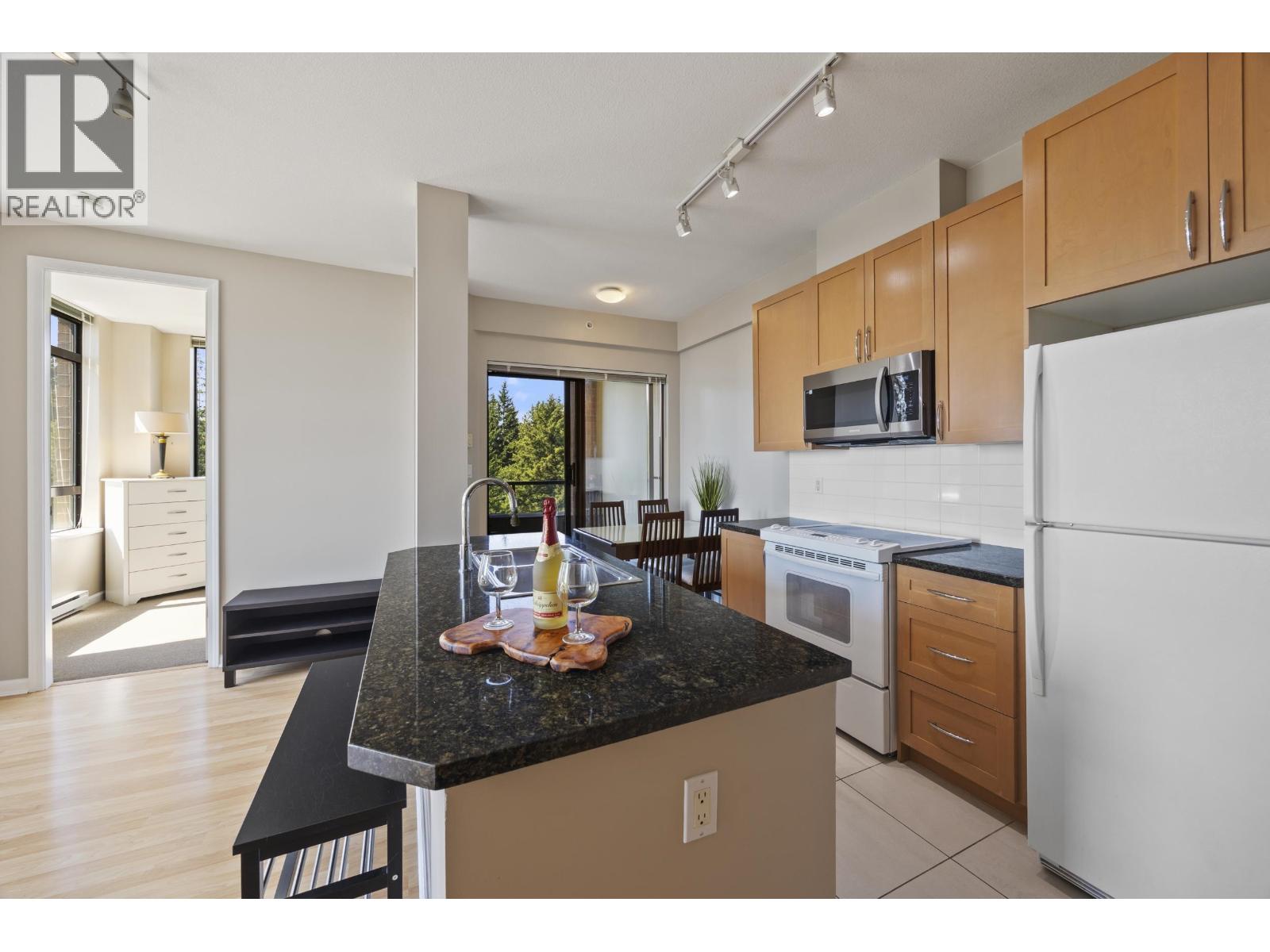 605 6833 STATION HILL DRIVE, Burnaby