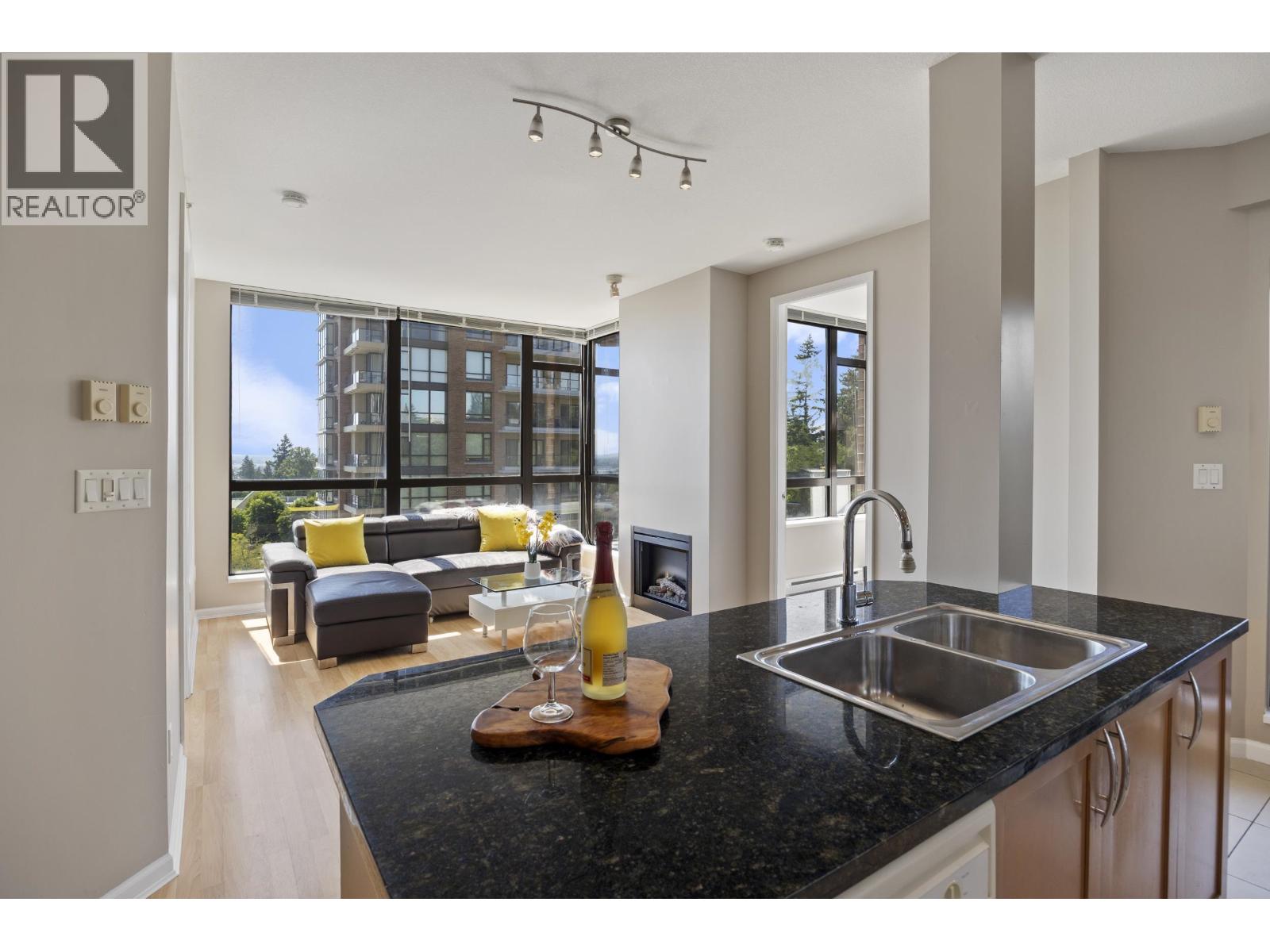 605 6833 STATION HILL DRIVE, Burnaby
