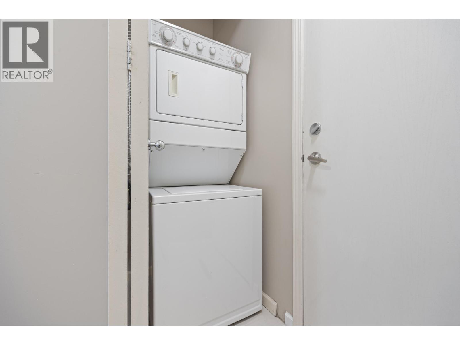 605 6833 STATION HILL DRIVE, Burnaby