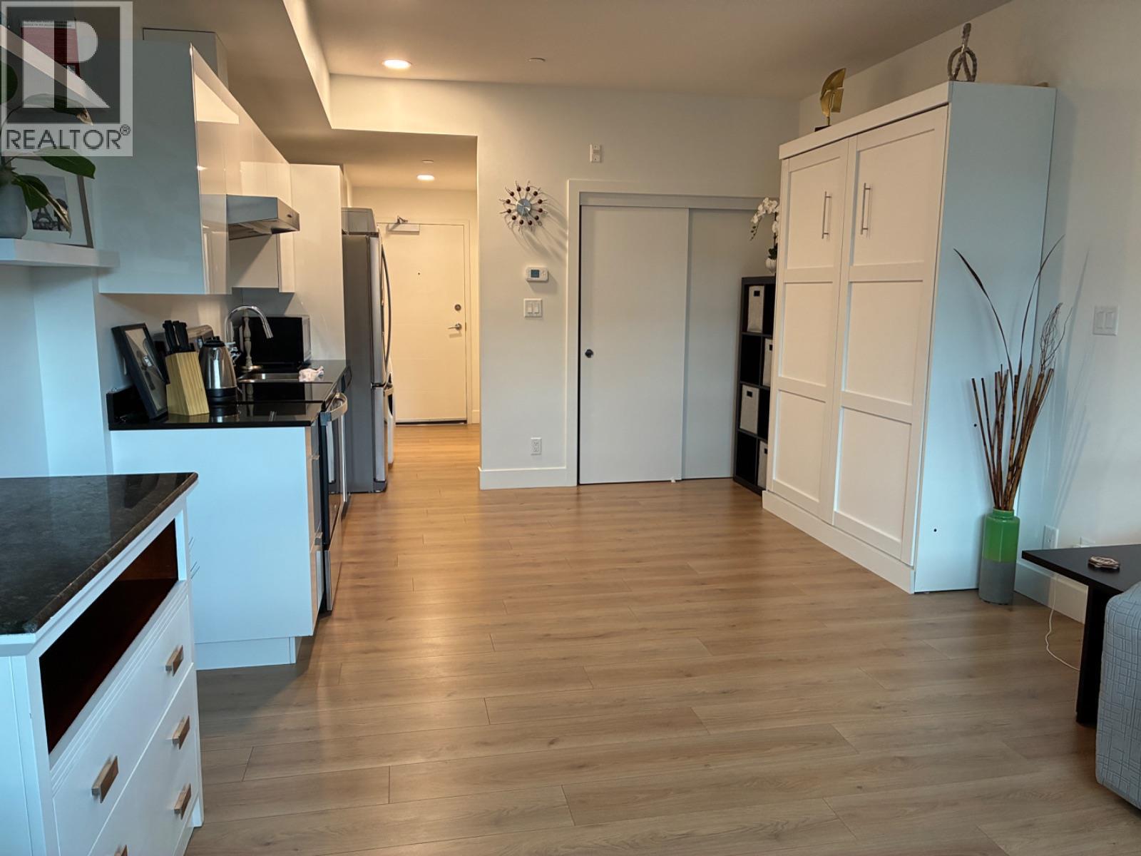 #604 444 St Paul Street - 5