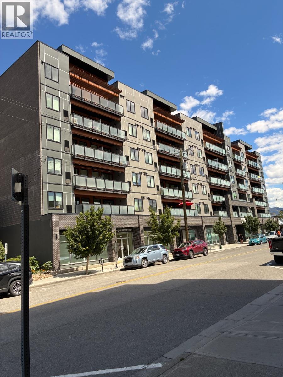 #604 444 St Paul Street - 8