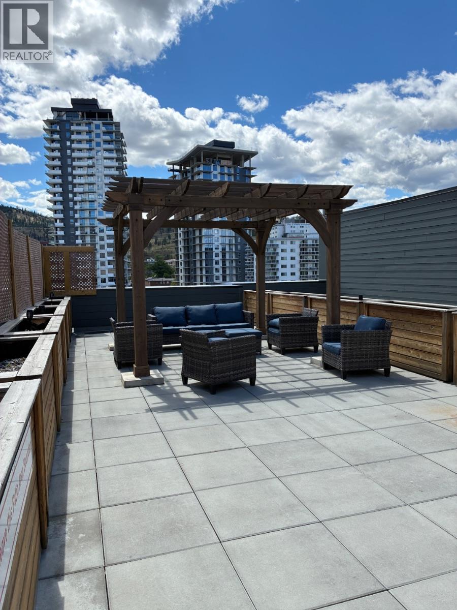 #604 444 St Paul Street - 9