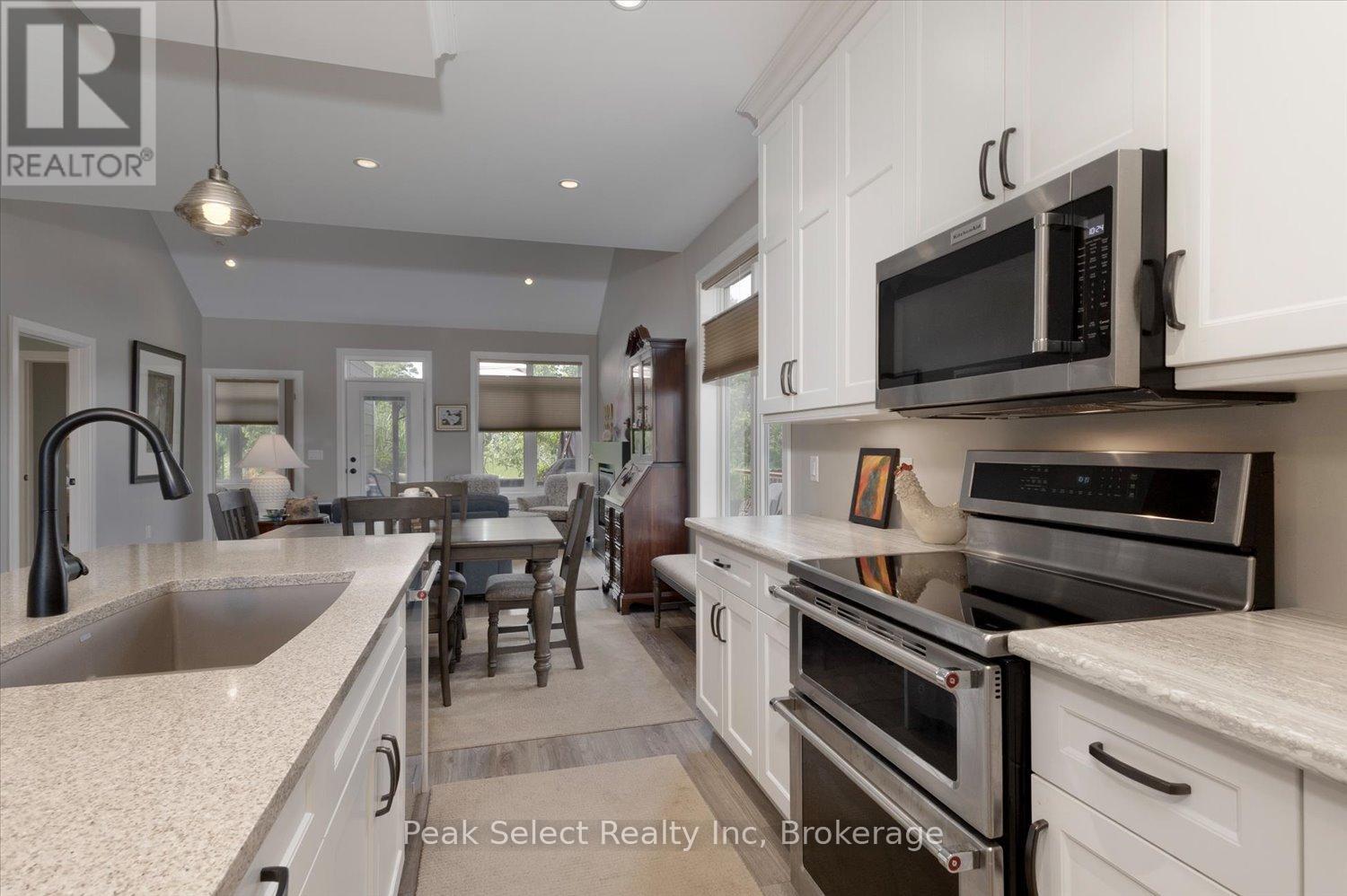 212 ST. MARIA STREET - 10