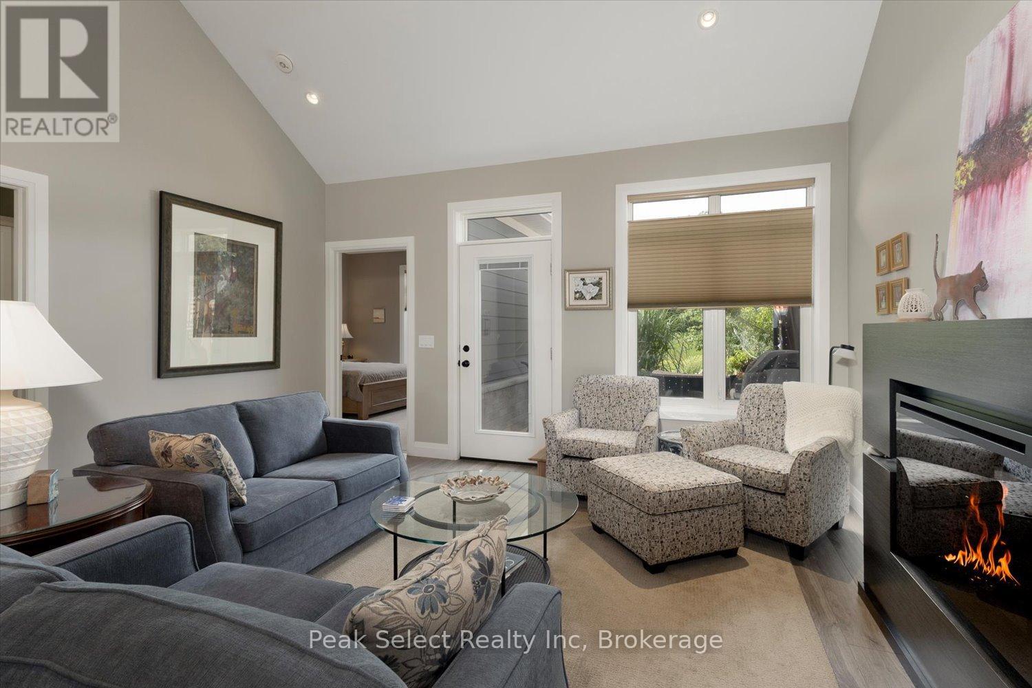 212 ST. MARIA STREET - 12