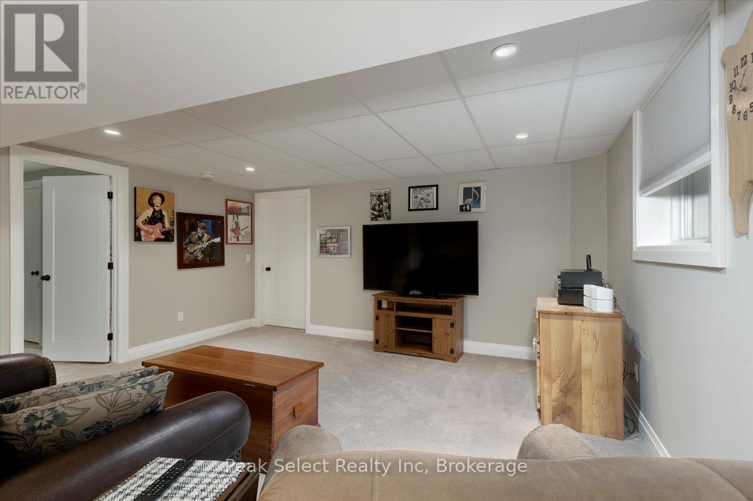 212 ST. MARIA STREET - 21