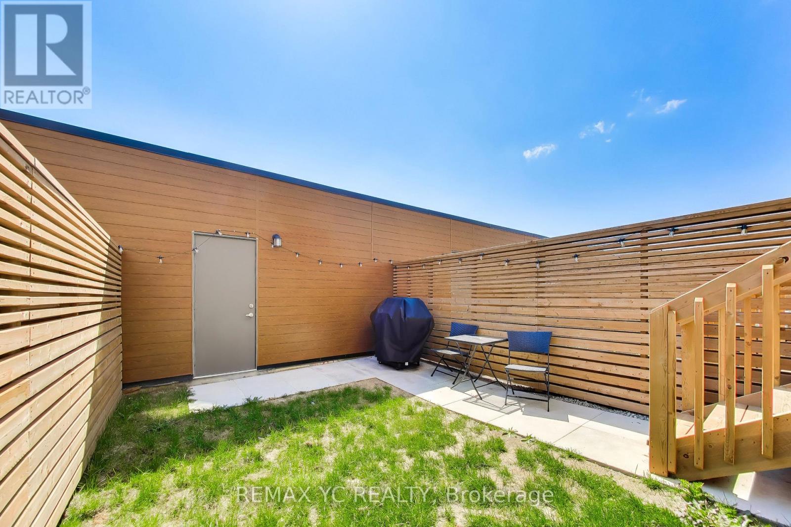 18 DEEP ROOTS TERRACE - 31