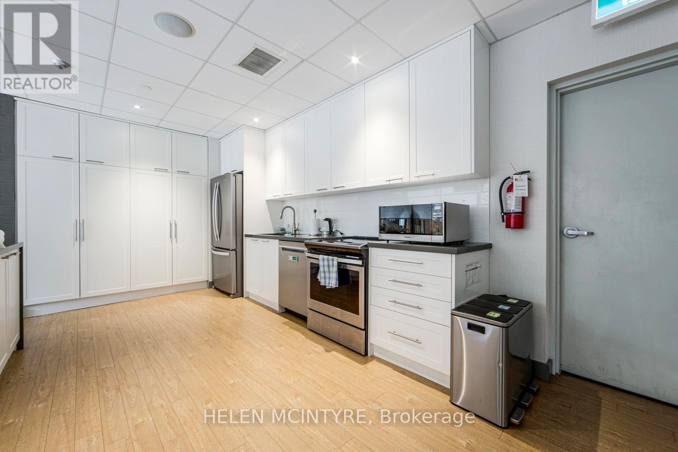 #222 955 MILLWOOD ROAD - 30