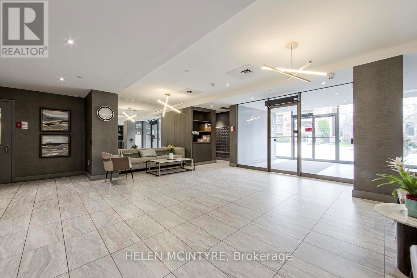 #222 955 MILLWOOD ROAD - 36