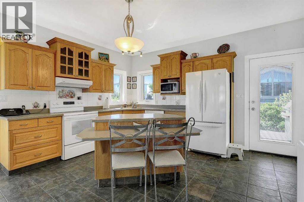 9009 128 Avenue - 8