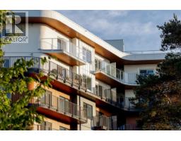 608 1075 Tillicum Rd, Esquimalt, BC V9A2A4 Photo 10