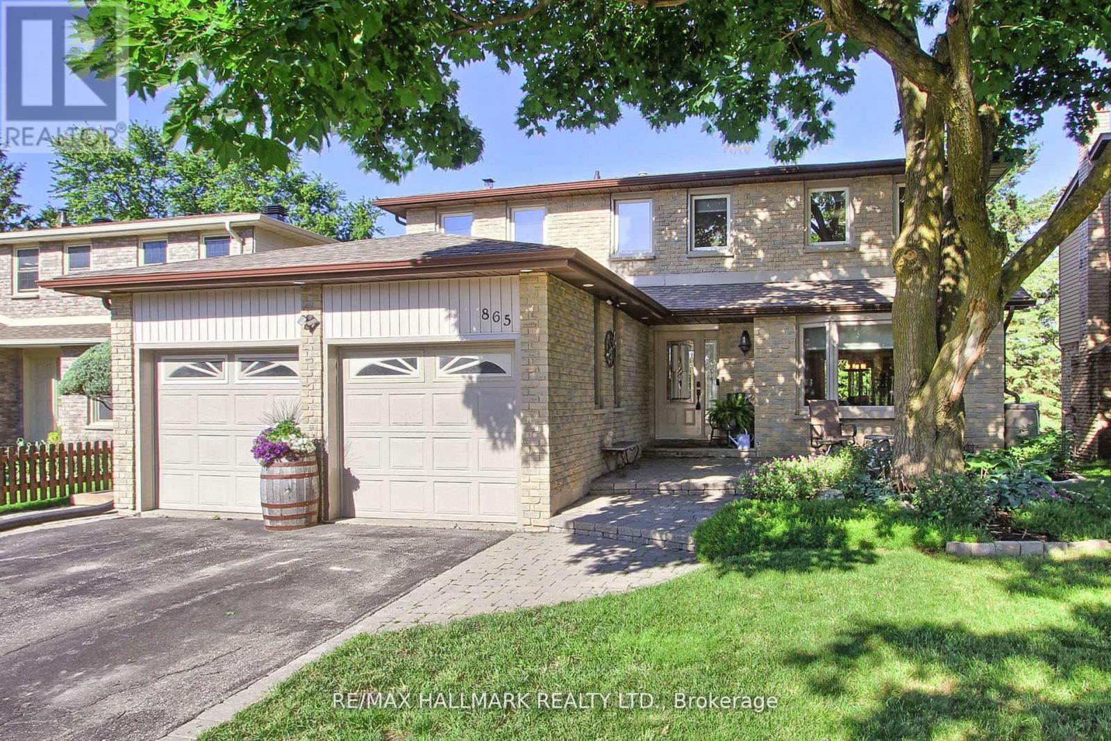 865 ARNOLD CRESCENT - 1