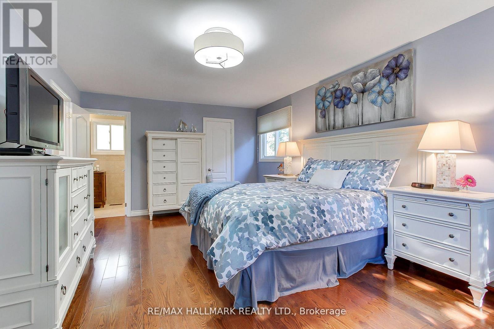 865 ARNOLD CRESCENT - 25