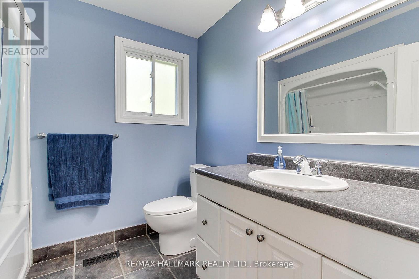 865 ARNOLD CRESCENT - 33