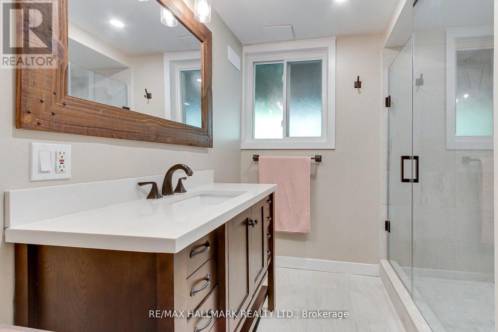 865 ARNOLD CRESCENT - 43