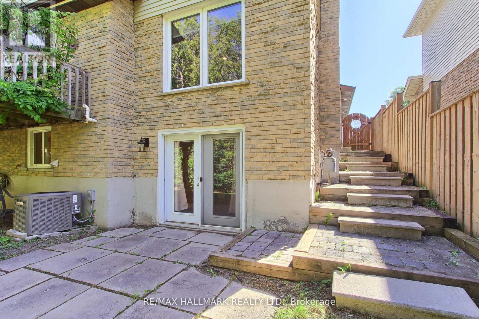 865 ARNOLD CRESCENT - 47