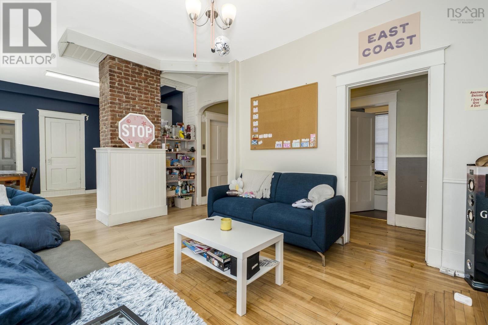 1672/1676 Chestnut Street - 29