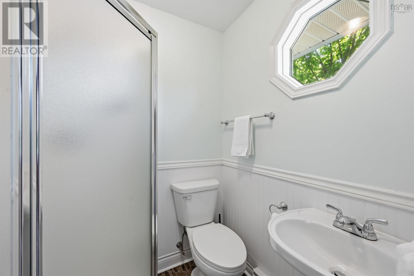 2 Berkley Brae - 26