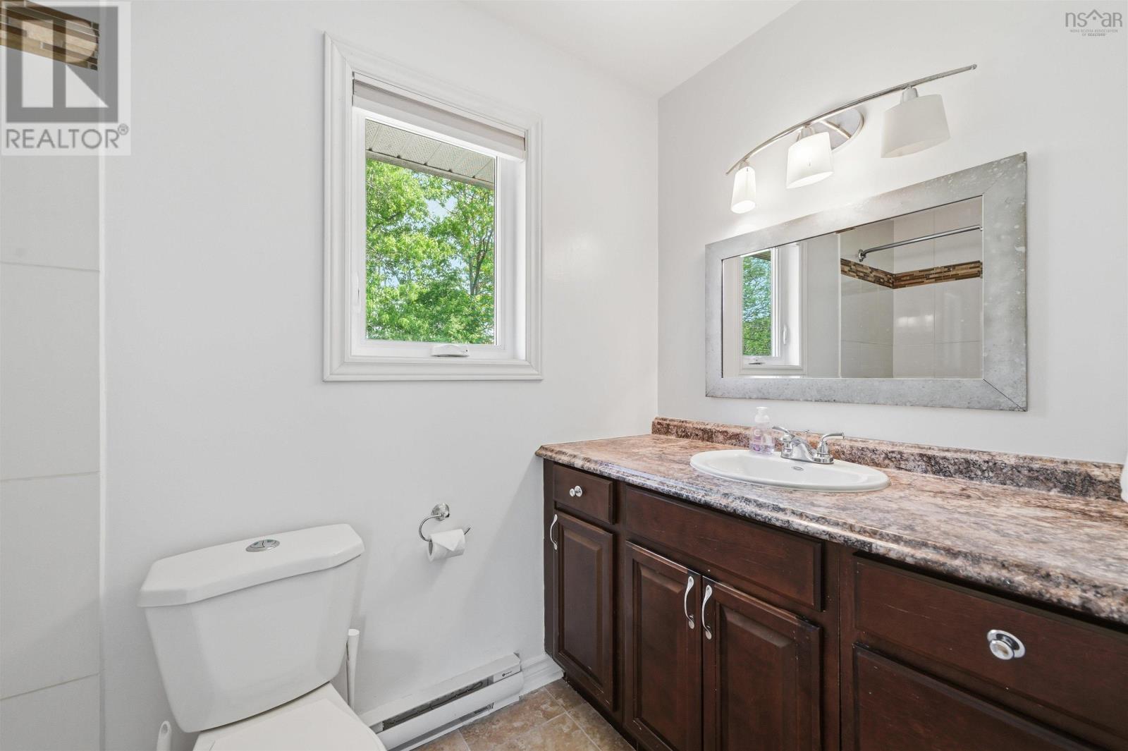 2 Berkley Brae - 32