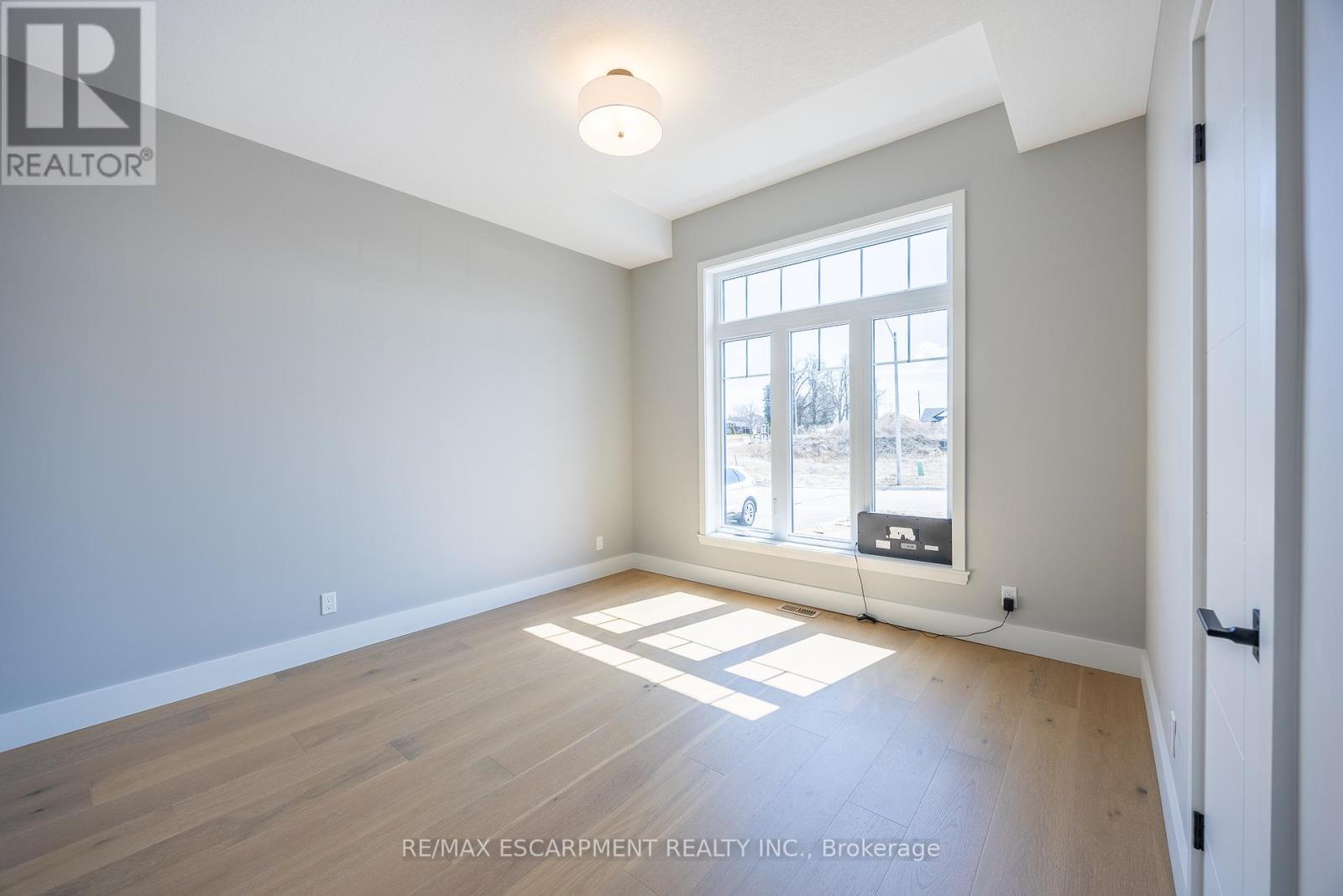 34 ANDREW AVENUE - 10