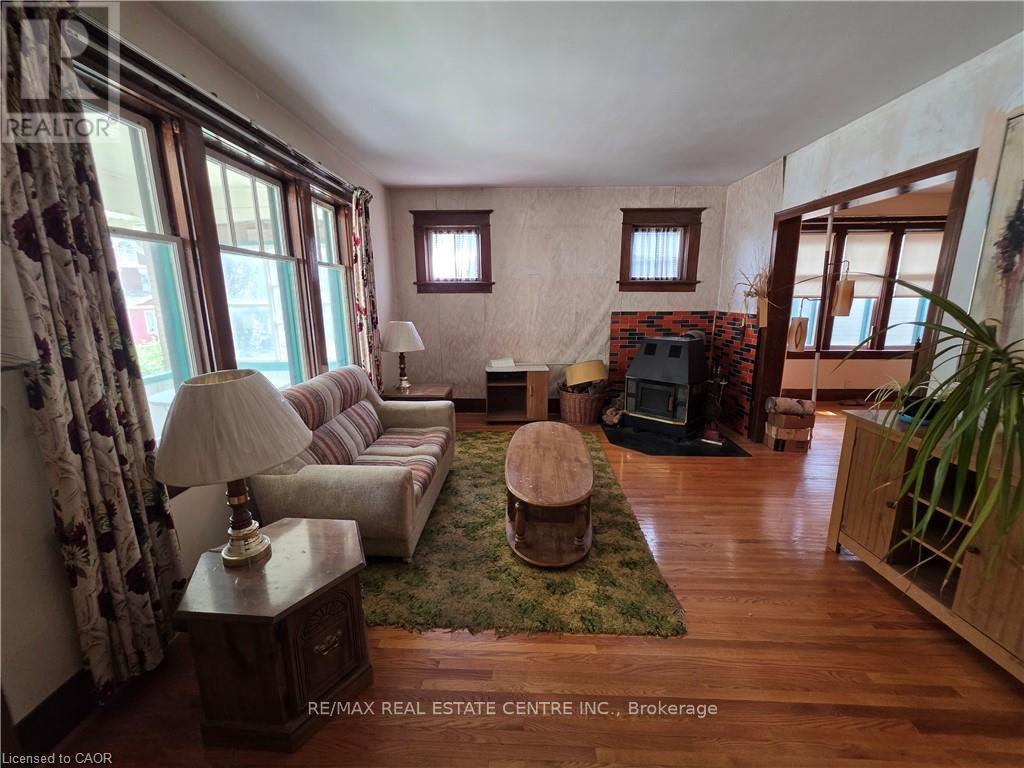 20 FAIRVIEW AVENUE - Image 8