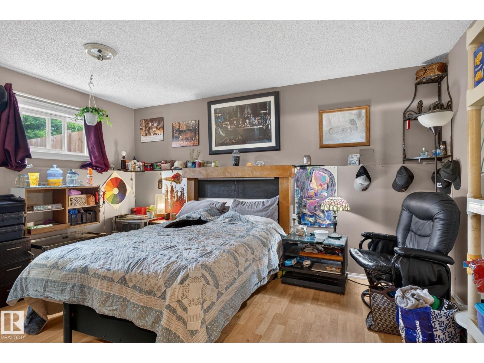 8316 157 AV NW - 18
