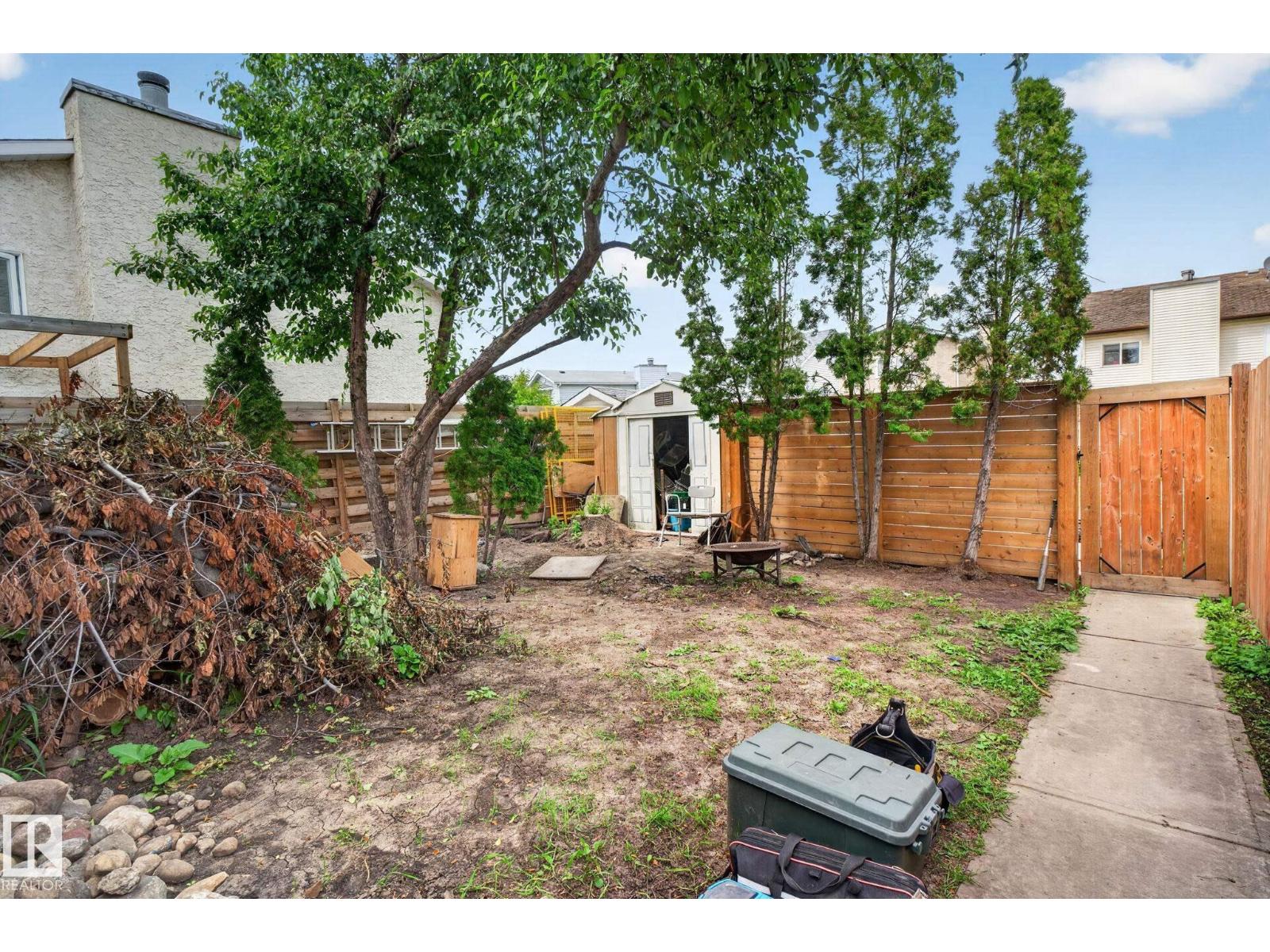 8316 157 AV NW - 28