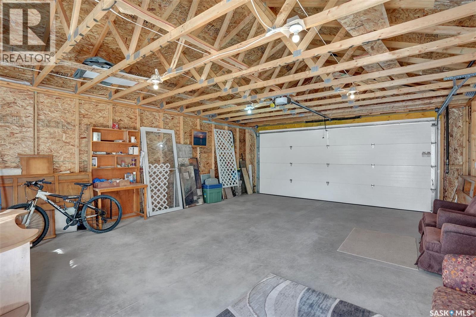 2031 Francis STREET — photo 32