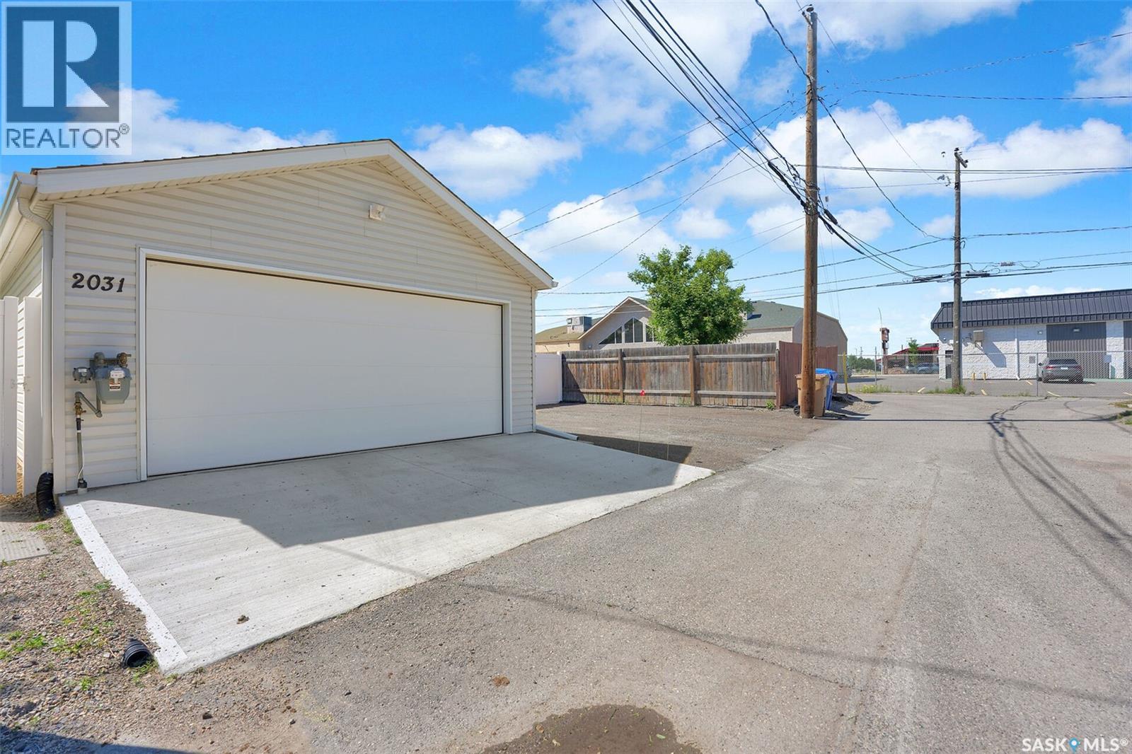 2031 Francis STREET — photo 34