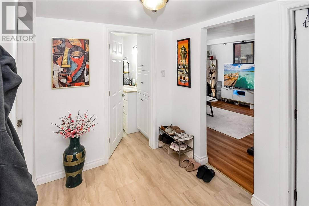 453 Victoria Street - 18