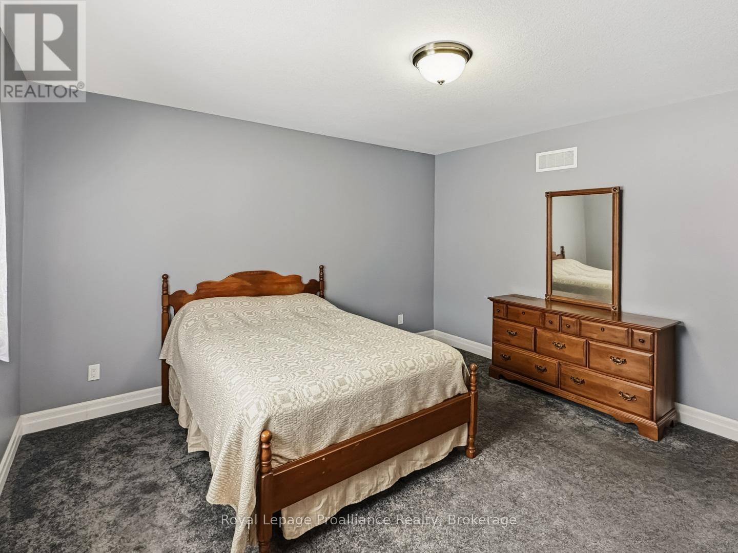 8 TESSA BOULEVARD - 16