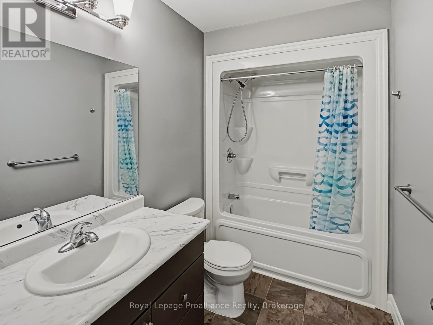8 TESSA BOULEVARD - 23