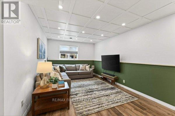 23 OLD OAK ROAD - Image 32