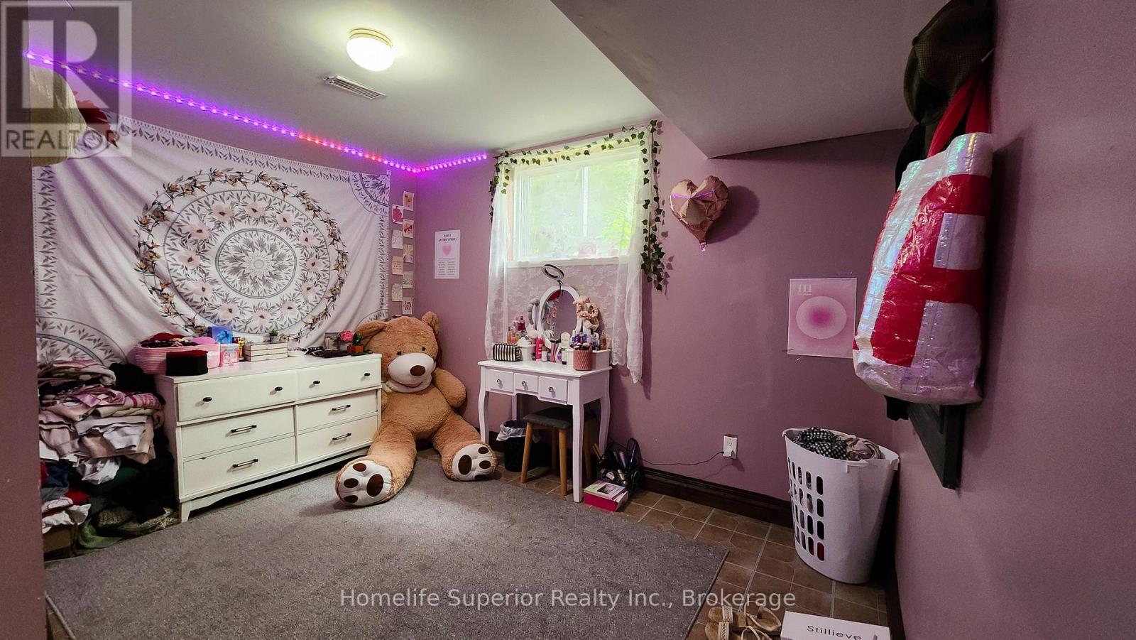 32 WILDROSE CIRCLE - 33