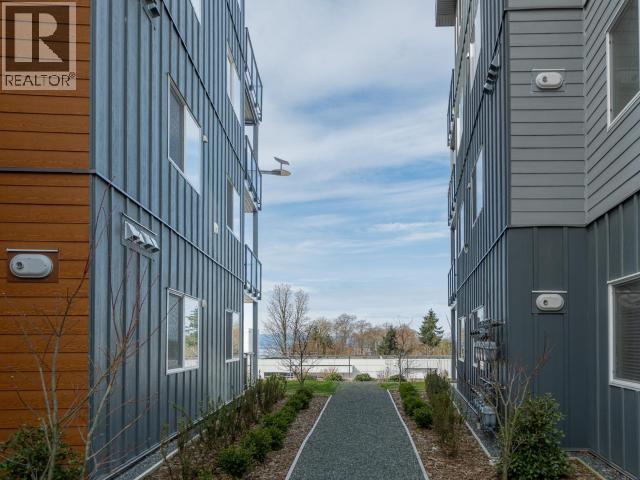 #401 7175 DUNCAN STREET - 18