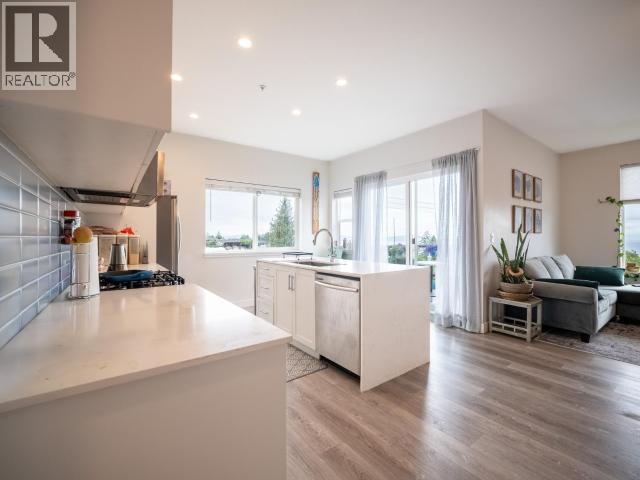 #401 7175 DUNCAN STREET - 1