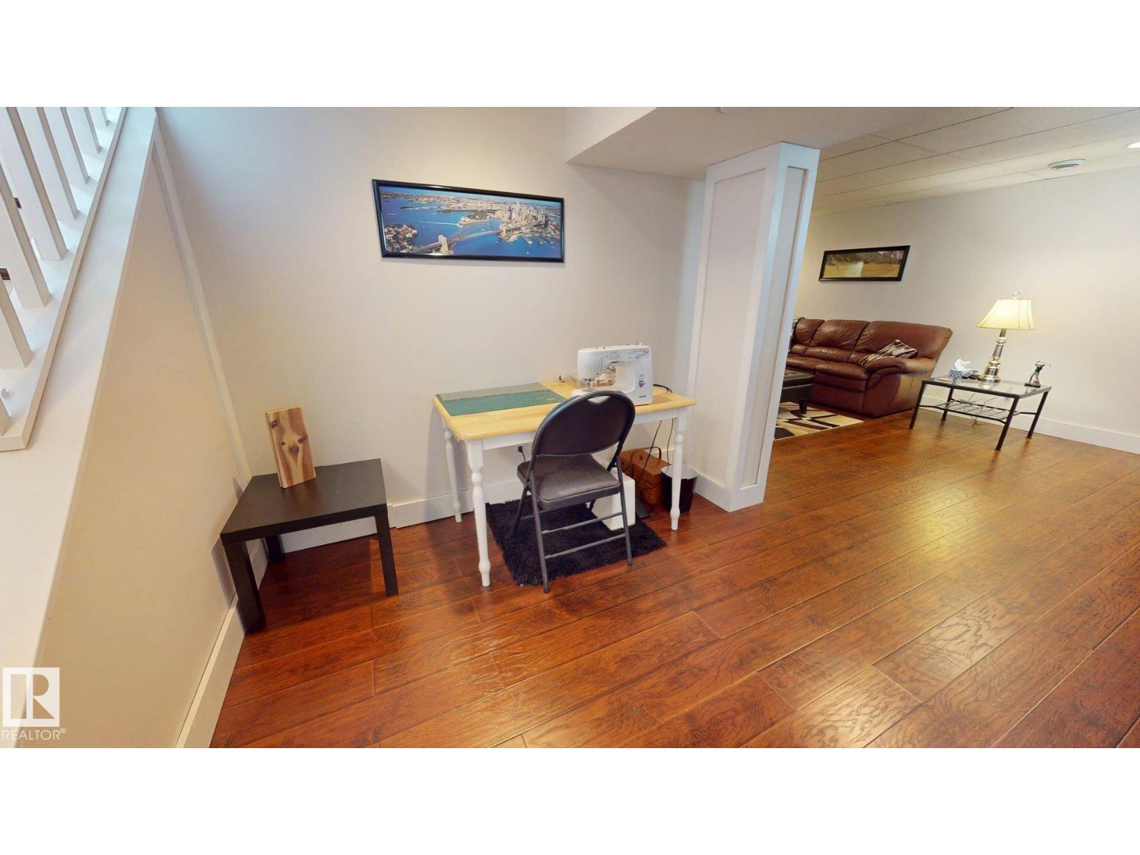 15627 83 AV NW - 15