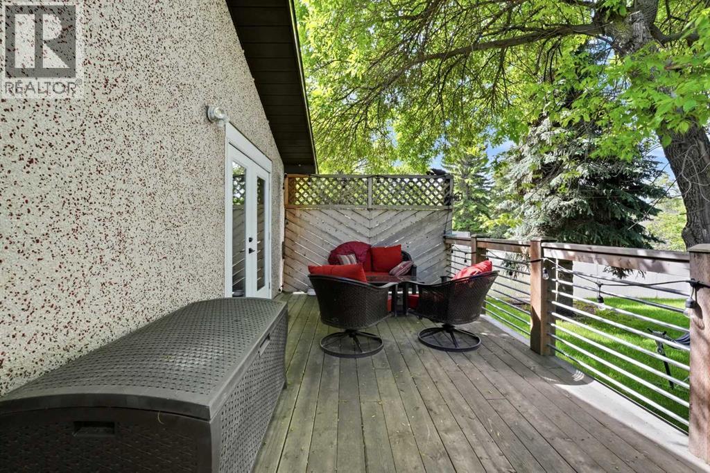 12 Malcolm Crescent — photo 33