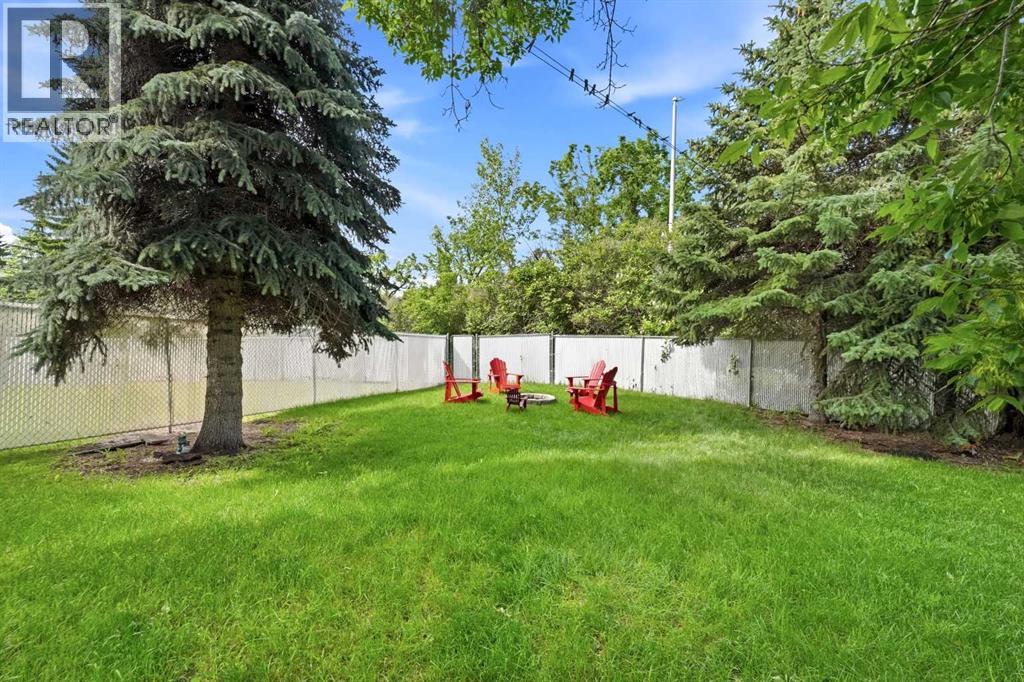 12 Malcolm Crescent — photo 35