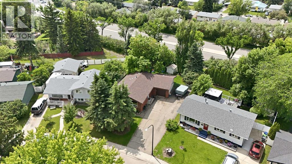 12 Malcolm Crescent — photo 40