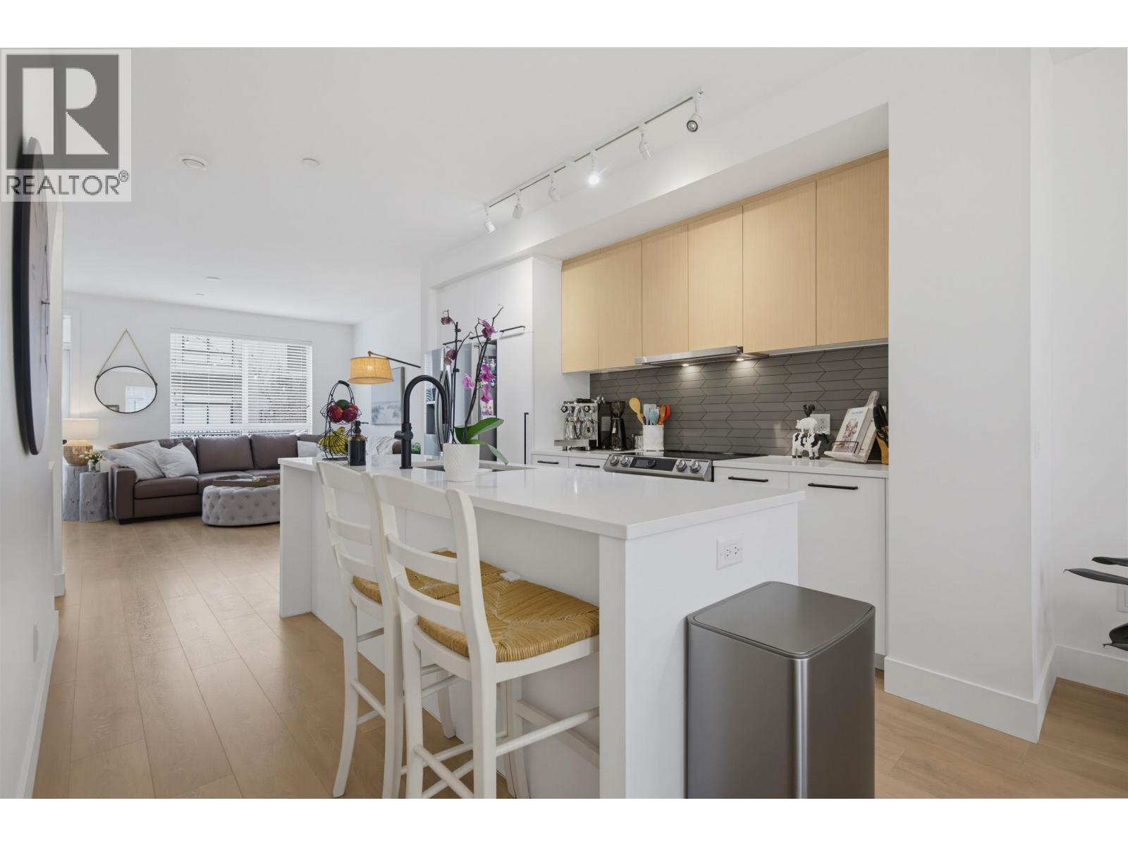 38006 FAIRWATER PLACE, Squamish