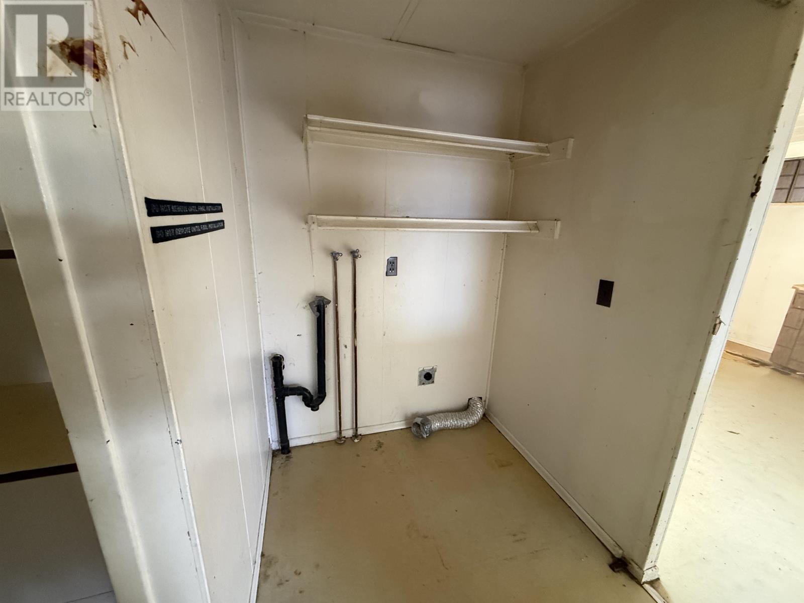 228 Davies ST - 4