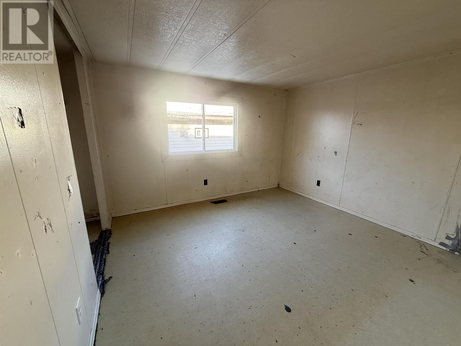 228 Davies ST - 6
